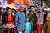 Thang Long cultural symbols featured in Mid-Autumn lantern parade around Hoan Kiem Lake
